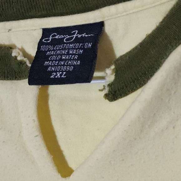 Sean john shirt XXL.               Bin 26 - Picture 5 of 5